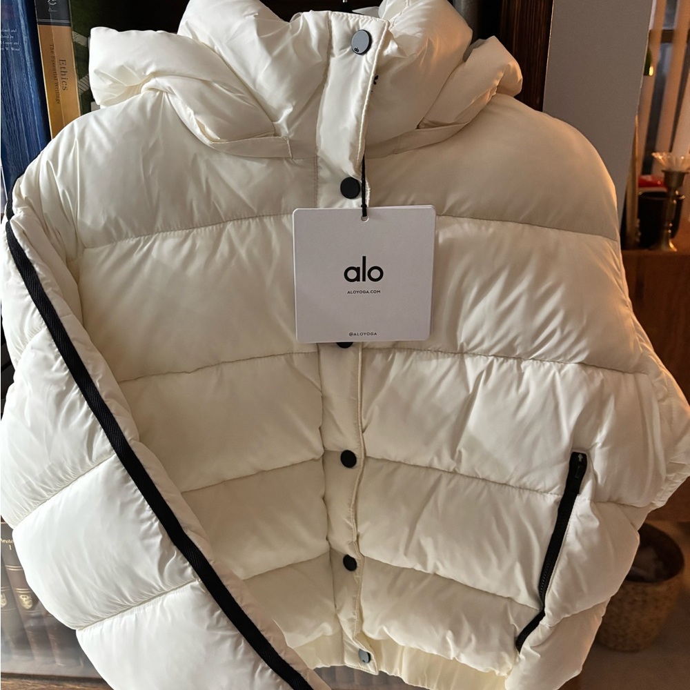 ALO Yoga Ivory Aspen Love Puffer Jacket